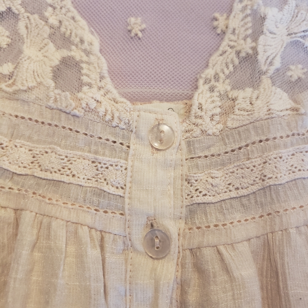 Ruffled Lace Top💕 - Picture 2 of 6